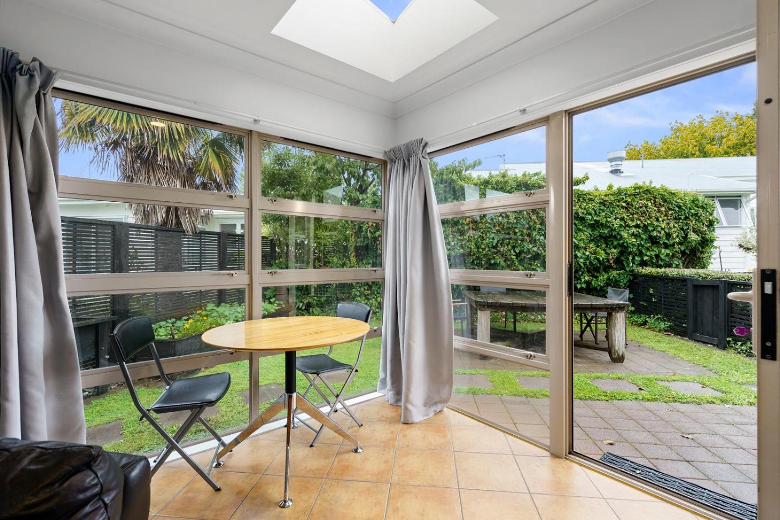 Sunny, Quiet, 2-Bedroom Unit In Fabulous Location! Cambridge Exteriér fotografie