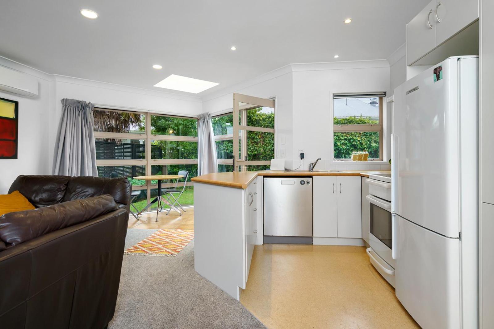 Sunny, Quiet, 2-Bedroom Unit In Fabulous Location! Cambridge Exteriér fotografie