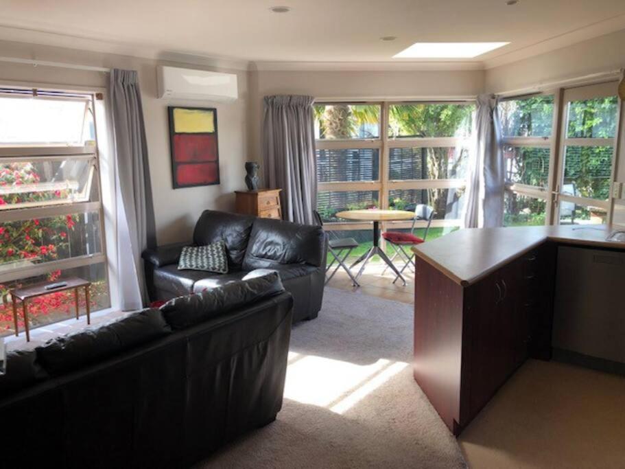 Sunny, Quiet, 2-Bedroom Unit In Fabulous Location! Cambridge Exteriér fotografie