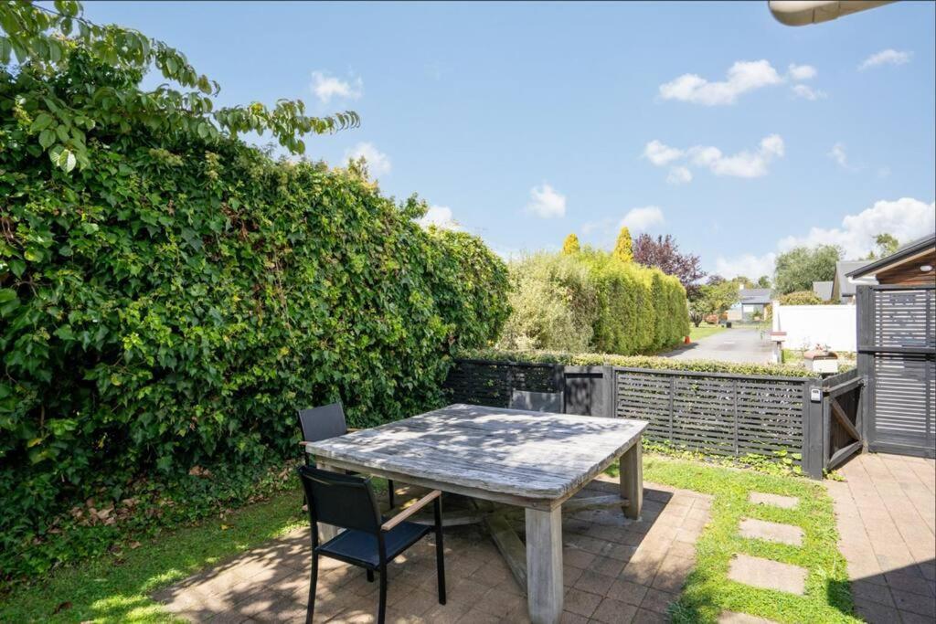 Sunny, Quiet, 2-Bedroom Unit In Fabulous Location! Cambridge Exteriér fotografie